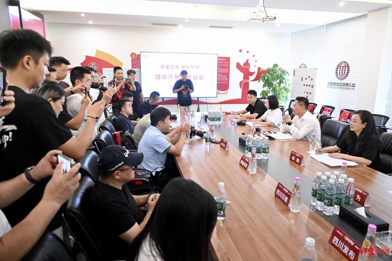 沟通情况以, 参与力量, 位媒体记者 沟通情况以, 参与力量, 位媒体记者