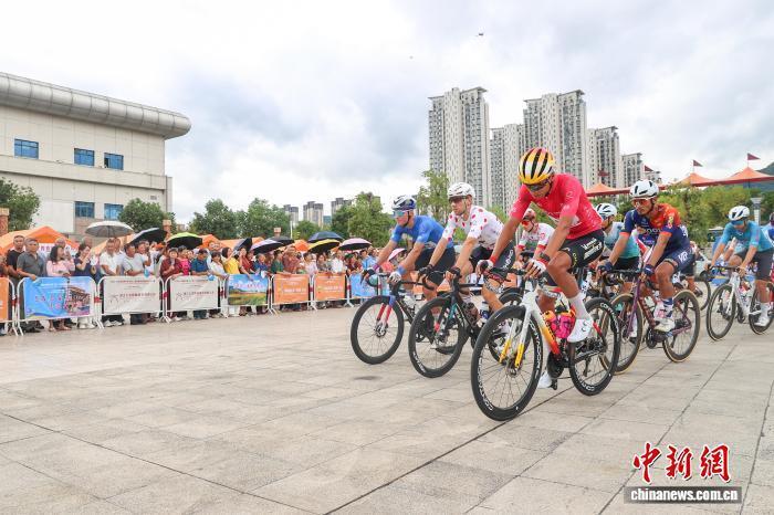 刘力鑫, AA 刘力鑫, AA